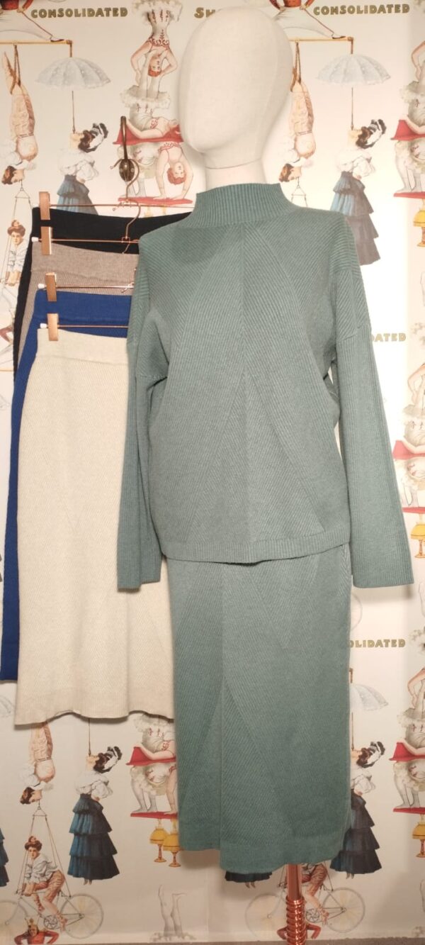 FALDA + JERSEY PUNTO 25927